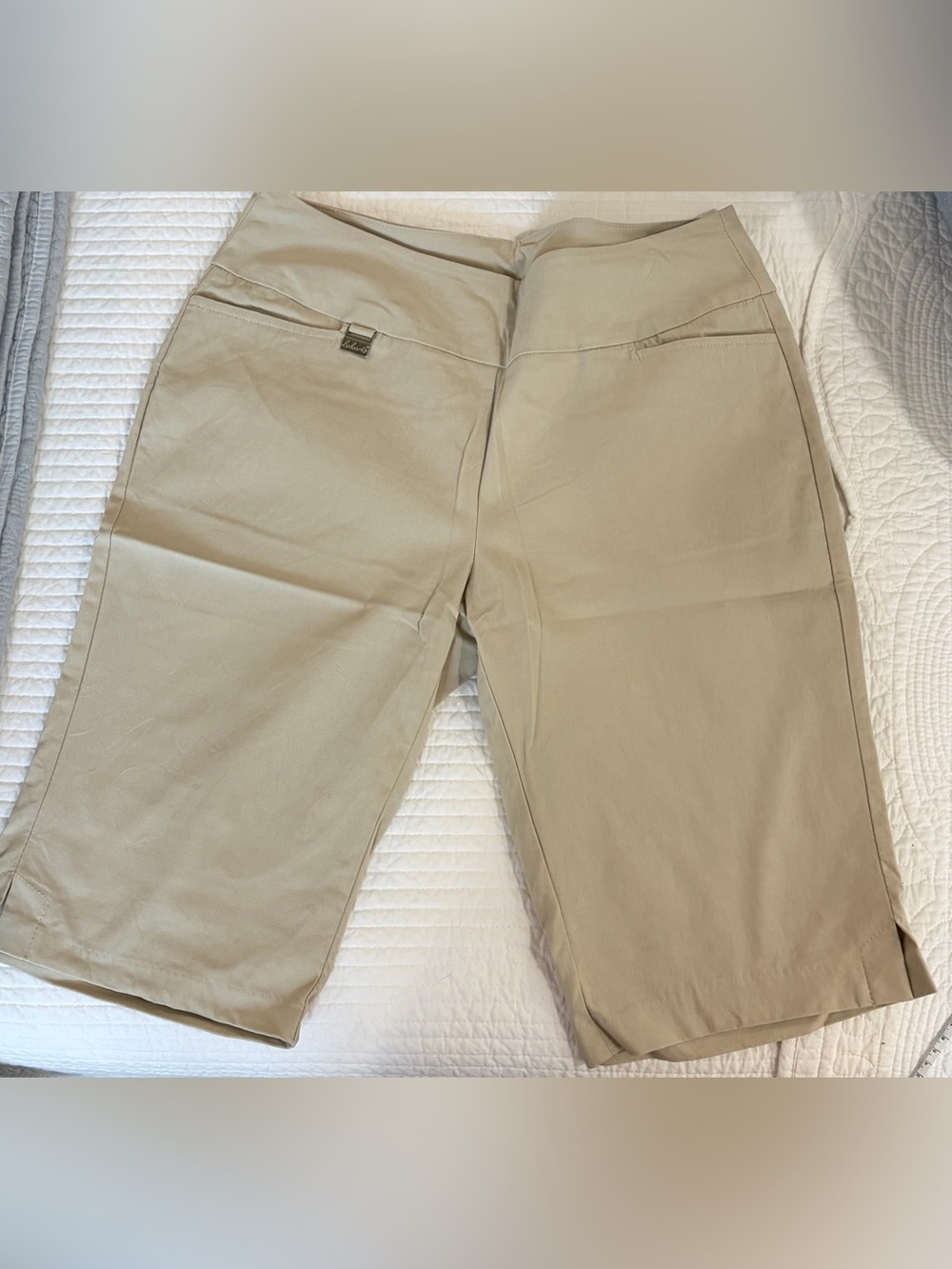 PRELOVED SZ 10 Lulu-B Beige Bermuda Shorts Great Condition